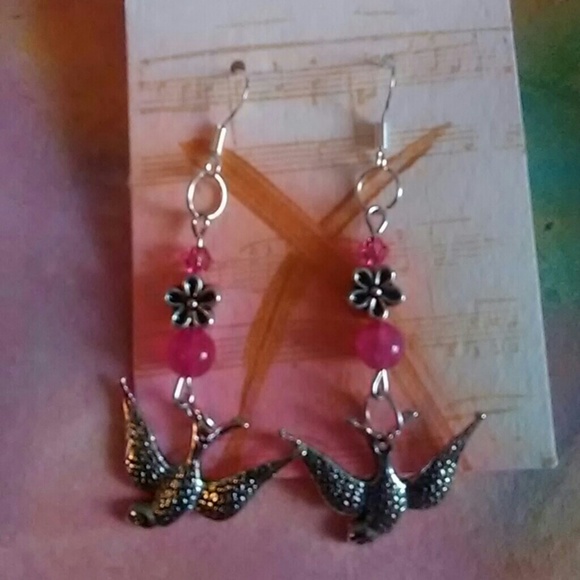 earrings - Picture 3 of 8